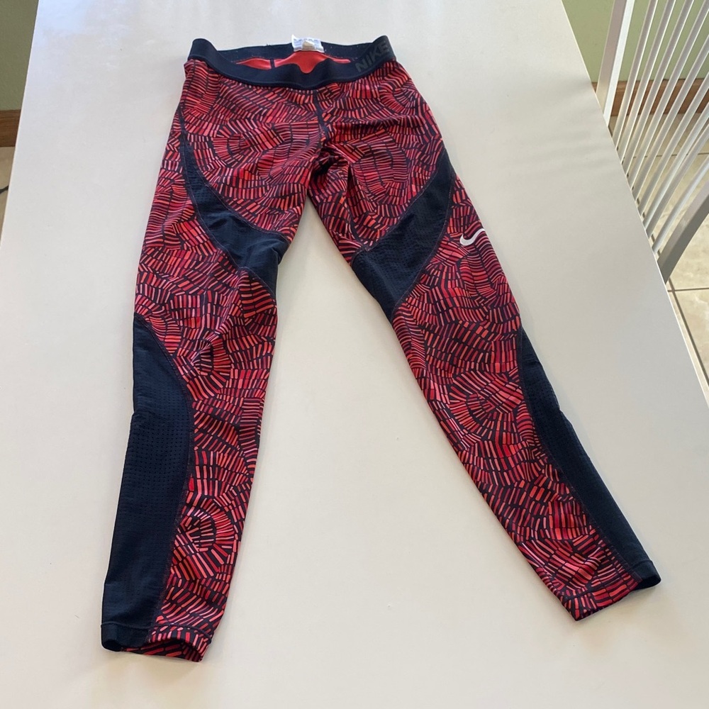 Nike Dynamic Red and Black Leggings